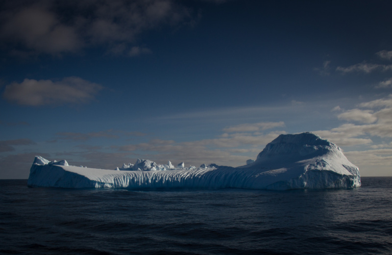 Iceburg-with-small-penguins